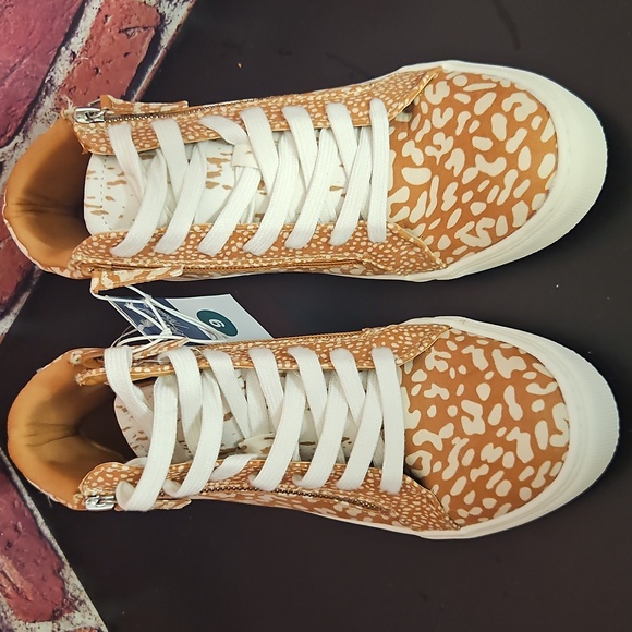 Tan and White Canvas Sneakers with Paisley Print - Picture 3 of 6